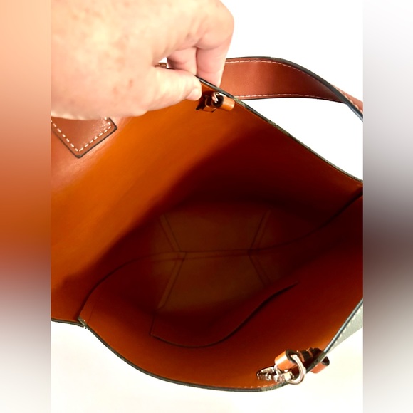 MDBM Cholet Two-Tone Medium Tote and Brioude Wallet, Color - Celeste - Picture 3 of 4
